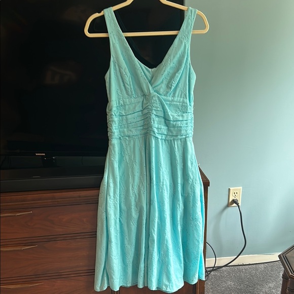 Blue/Green Ruched V-Neck Midi beautiful Dress From a Boutique in RI, very classy - Picture 1 of 5